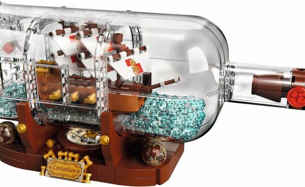 Schiff in der Flasche – aufgebautes Set